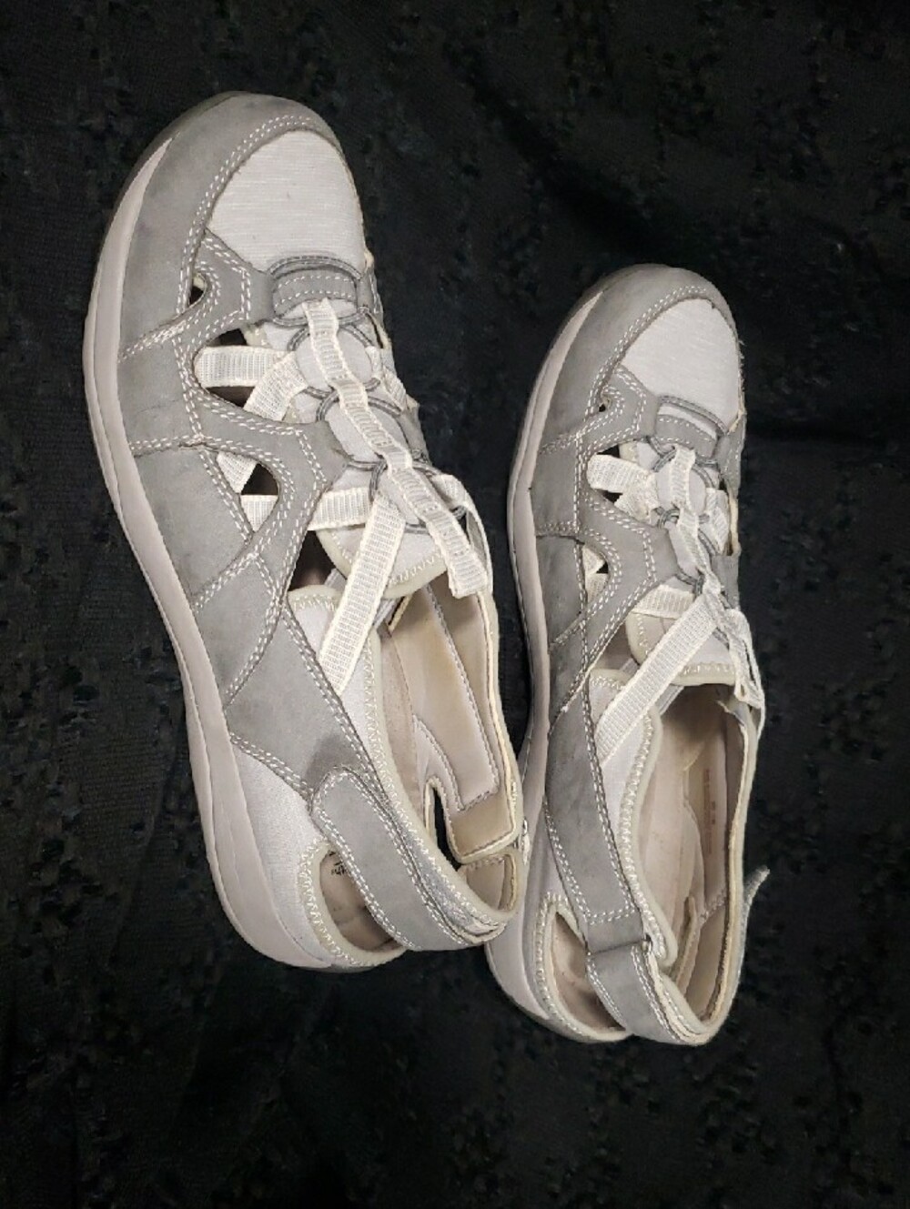 Origins Women's Gray Closed-Toe Casual Sandals - Picture 4 of 8